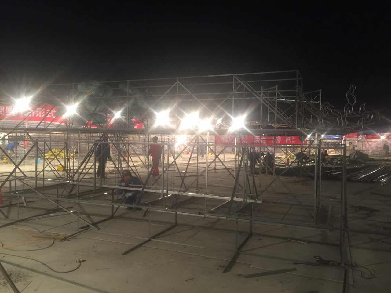 2018观山湖灯会现己全面进入制作阶段，腾达彩灯匠人夜以继日投入工作。